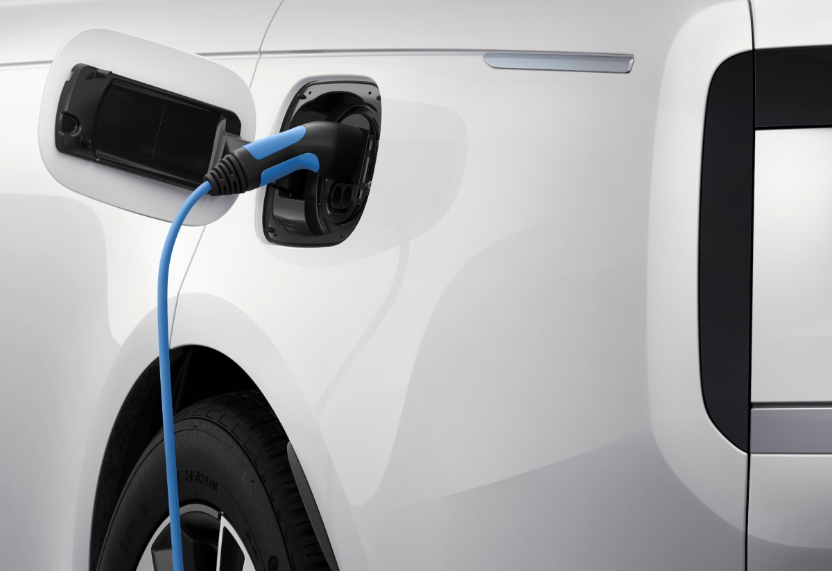 La carga de vehículos eléctricos a la red es complicada, pero California se está preparando para despejar el camino