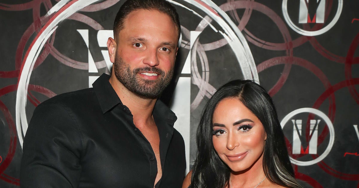 La estrella de ‘Jersey Shore’ Angelina Pivarnick se compromete después de la fiesta de divorcio