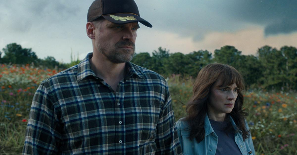 La estrella de Stranger Things, David Harbour, desacredita la teoría “loca” sobre la historia de Joyce y Hopper