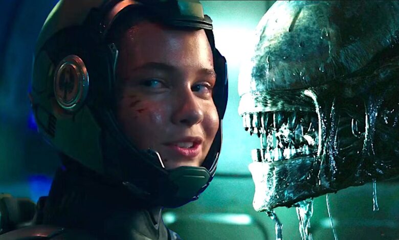 Cailee Spaeny from Pacific Rim Uprising with Xenomorph from an Alien Movie