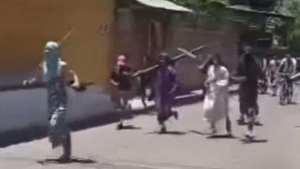 La policía de Daniel Ortega persigue a los nazarenos en las calles de Nicaragua