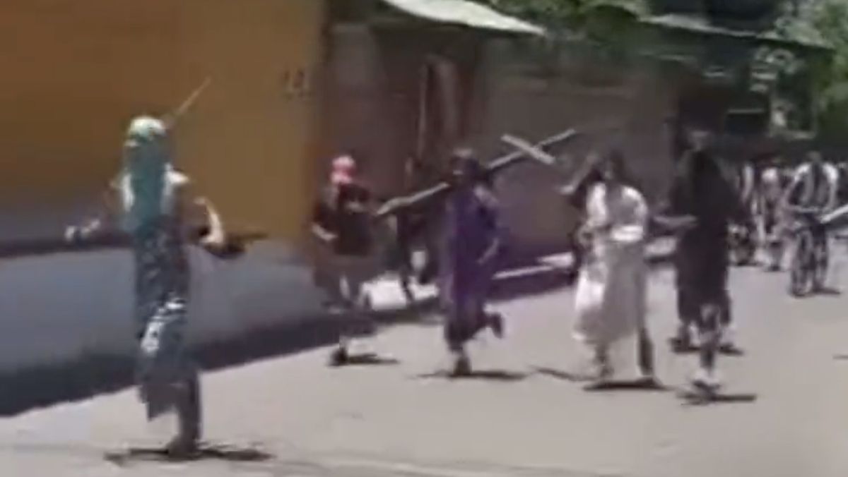 La policía de Daniel Ortega persigue a los nazarenos en las calles de Nicaragua