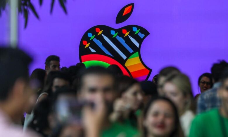 La primera tienda Apple y Tim Cook despiertan euforia en Nueva Delhi
