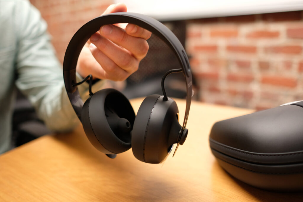 La startup de auriculares Nura es adquirida por el padre de Denon, Masimo