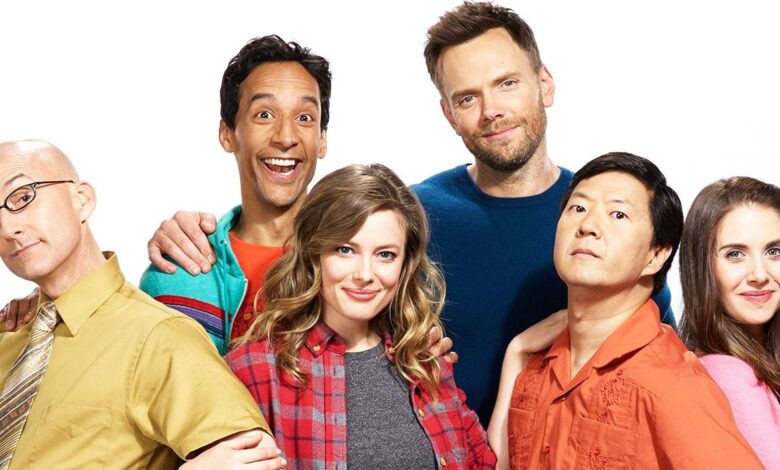 A promotional image of the cast of Community season 6