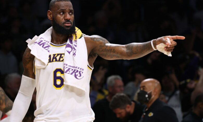 Lakers jugarán un partido extra y los Clippers enfrentarán a los Suns en playoffs