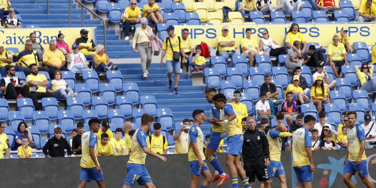 Las Palmas sigue el tormento del ascenso ante el Zaragoza