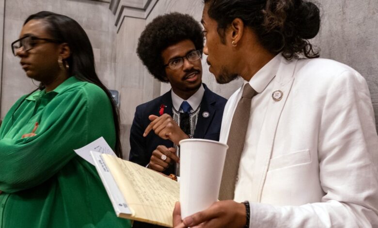 Legisladores de Tennessee expulsados buscan ser restituidos