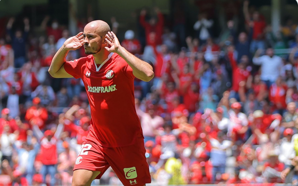 Liga MX: Propina Carlos González sendos latigazos a Tigres | Video