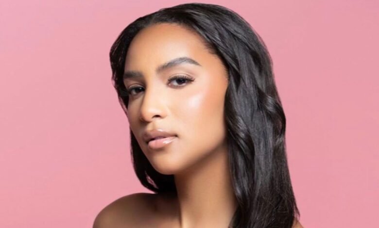 Chantel Jimeno from The Family Chantel with a pink background