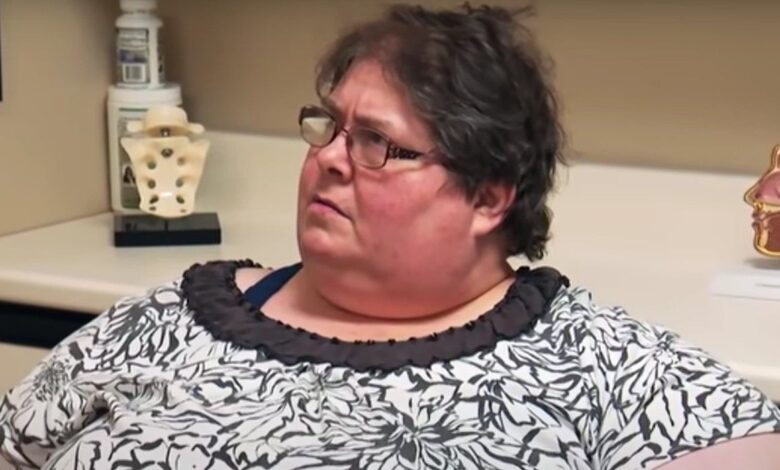 diana bunch my 600 lb life black and white blouse eyeglasses CROPPED