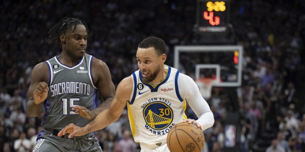 Los Warriors ganan fuera de casa y ya mandan en la serie con los Kings
