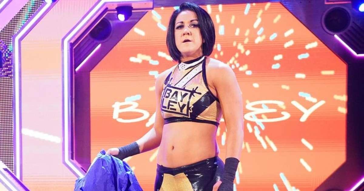 Los fanáticos de WWE están preocupados por el futuro de Bayley con la compañía después de un tweet críptico