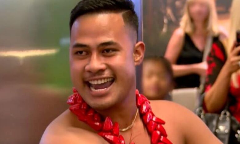 Asuelu Pulaa from 90 Day Fiance dancing with traditional Samoan lei