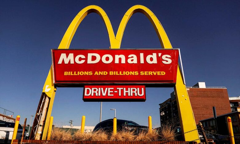 McDonald's prepara despidos y cierra temporalmente sus oficinas en EU