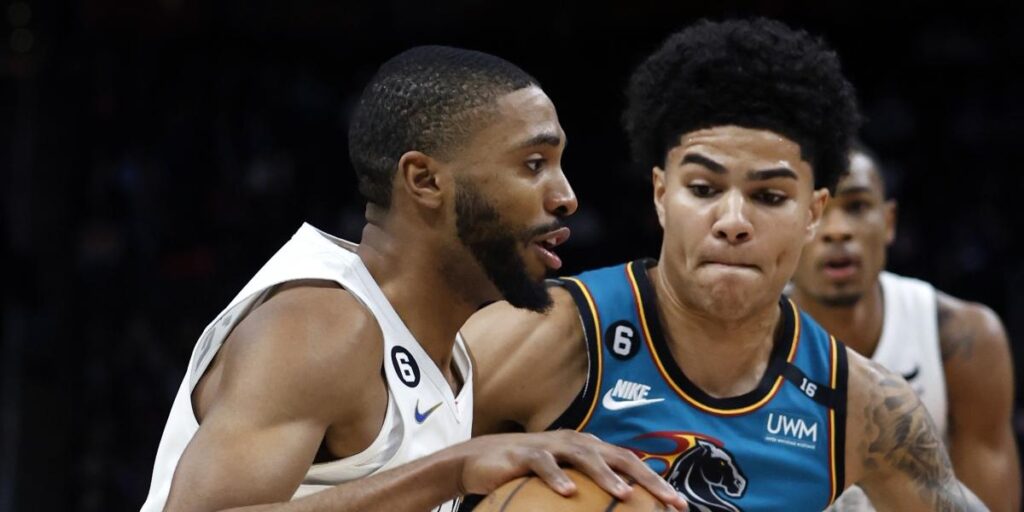 Mikal Bridges, el récord más inhumano de la NBA: "Sales, haces falta y te vas"