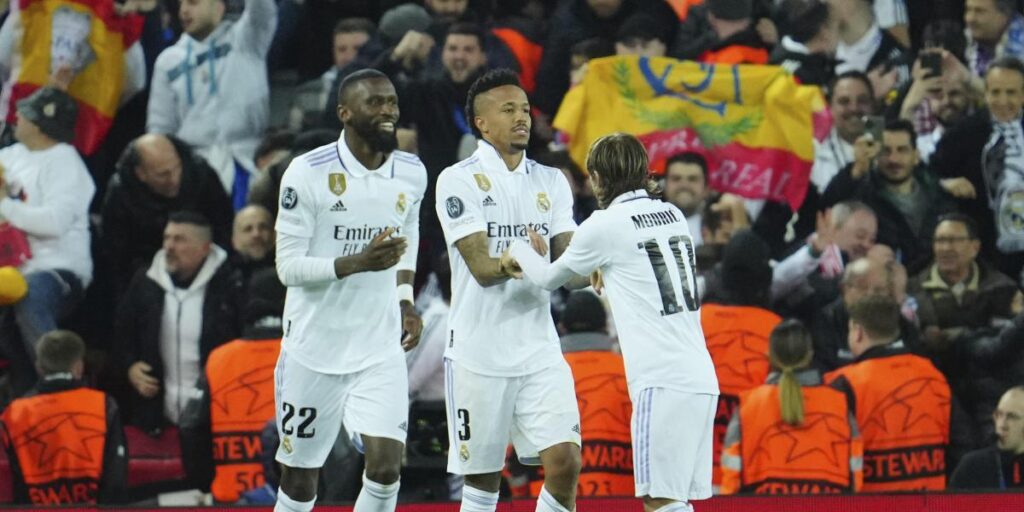 Muchos madridistas, pendientes de la 'lotería' de la Champions