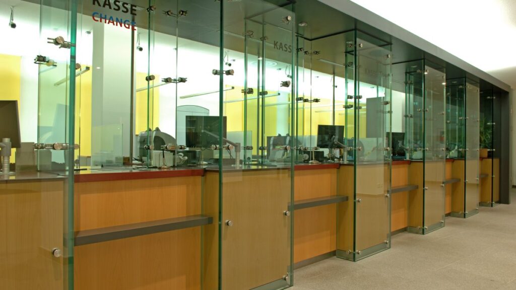 Mujer de 78 años acusada de robar un banco en Missouri