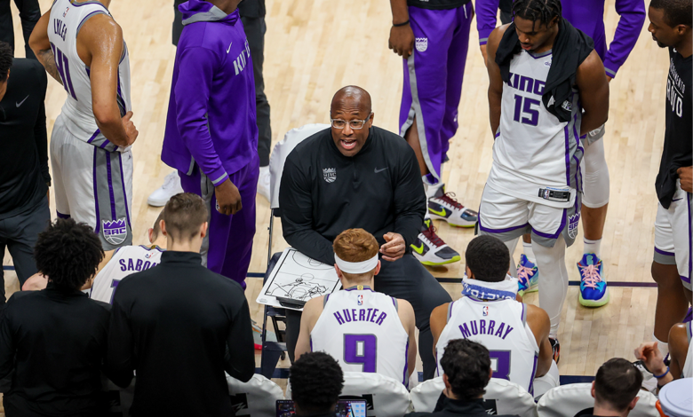 NBA: Mike Brown de los 'Kings' es el primer 'Entrenador del Año' unánime