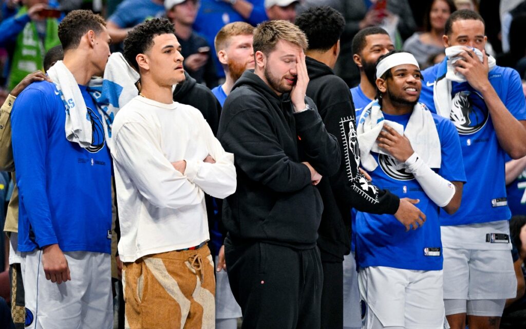 NBA multa a los Mavericks con casi un millón de dólares por "descansar a jugadores clave"