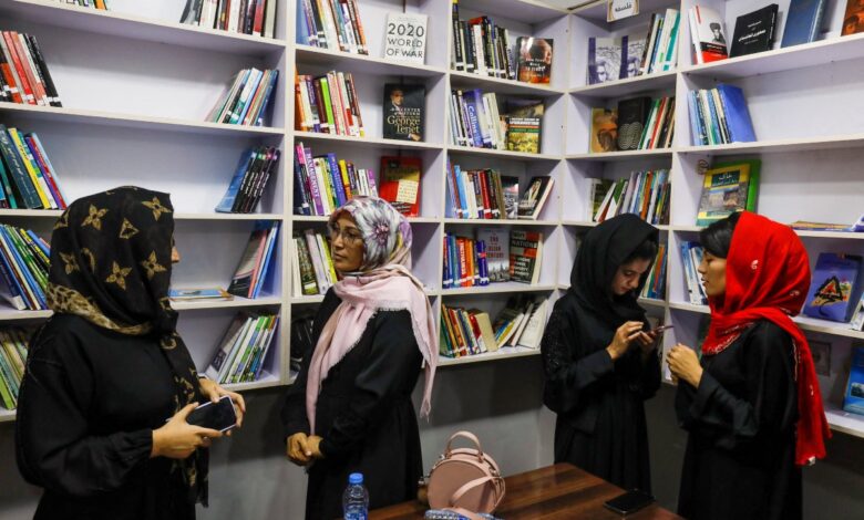 ONU condena prohibición talibán contra trabajo femenino