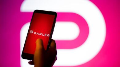 Parler será adquirido por la compañía de medios digitales Starboard, cerrará temporalmente