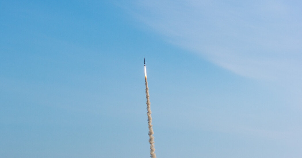 Parte de un cohete de investigación sueco aterriza en Noruega, causando fricción