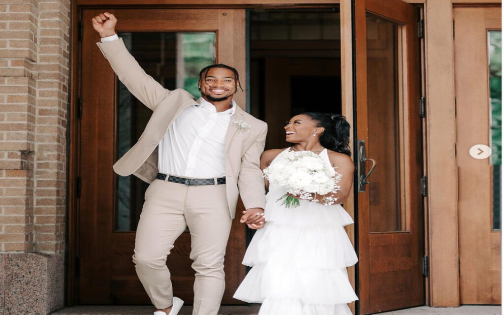 Pega Simone Biles un salto de alto grado de dificultad al altar | Post