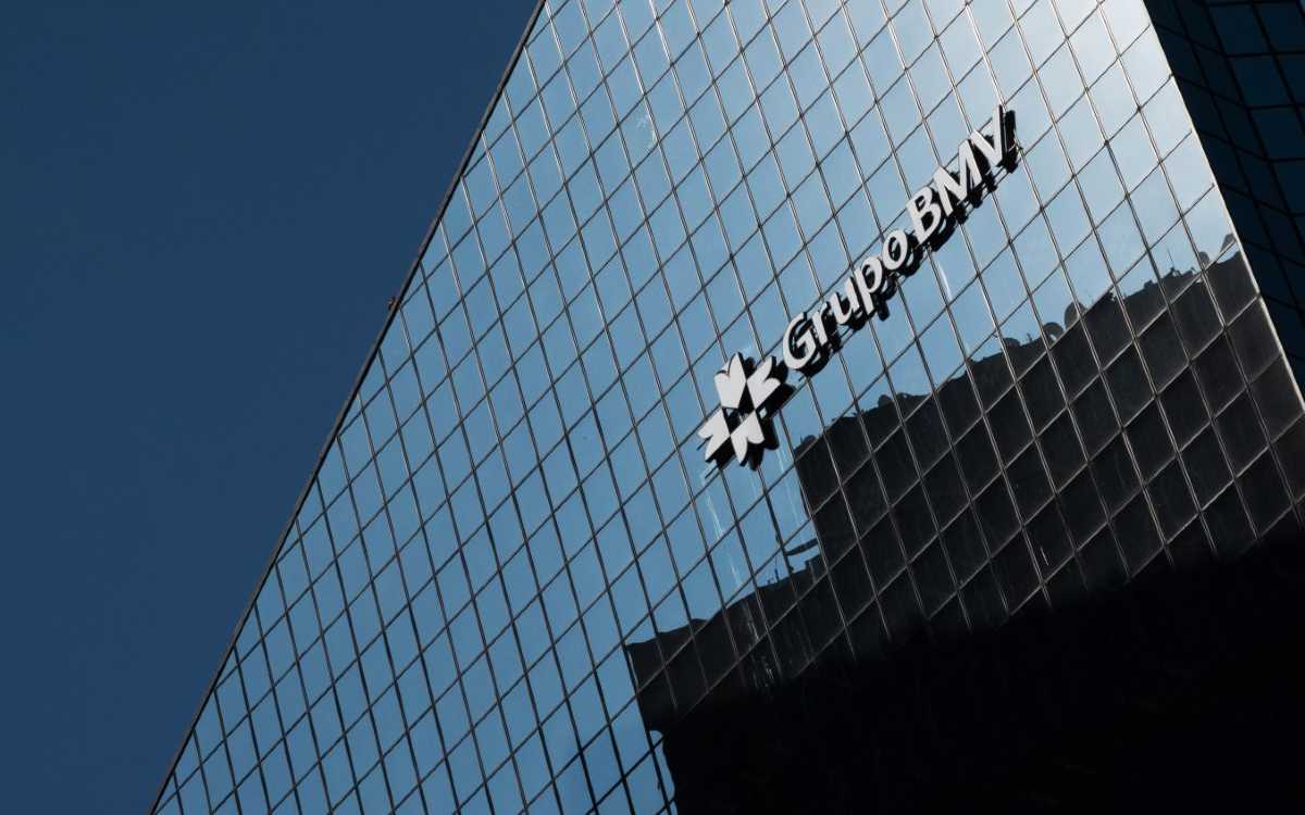 Peso y BMV pierden por ‘aversión global al riesgo’