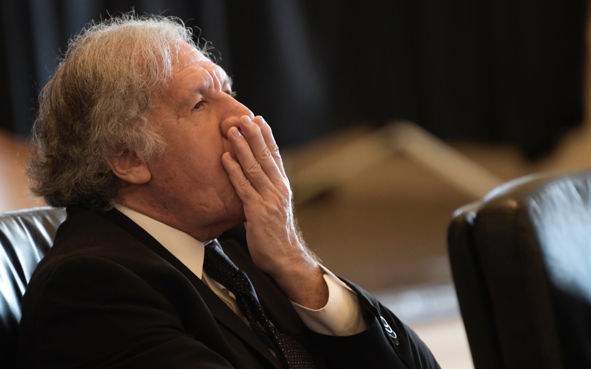 Por comportamiento ‘poco ético’, congresistas piden investigar más a Luis Almagro