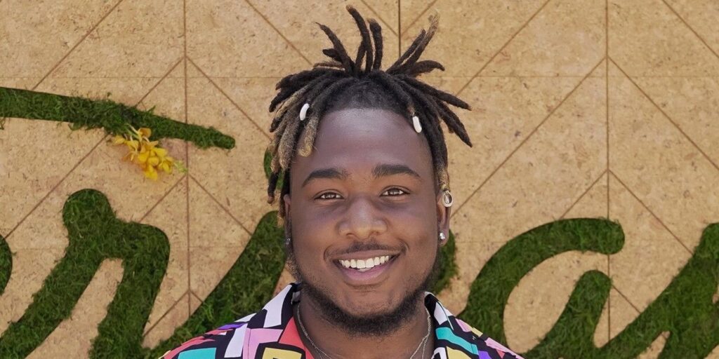 Elijah McCormick American Idol Hawaii Round smiling