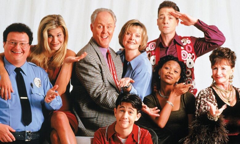 The 3rd Rock From The Sun cast poses for a promotional image