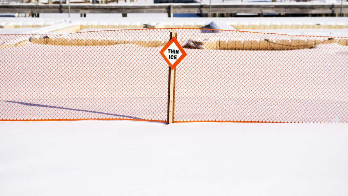 Rescatan a nueve migrantes de un pantano helado en Minnesota