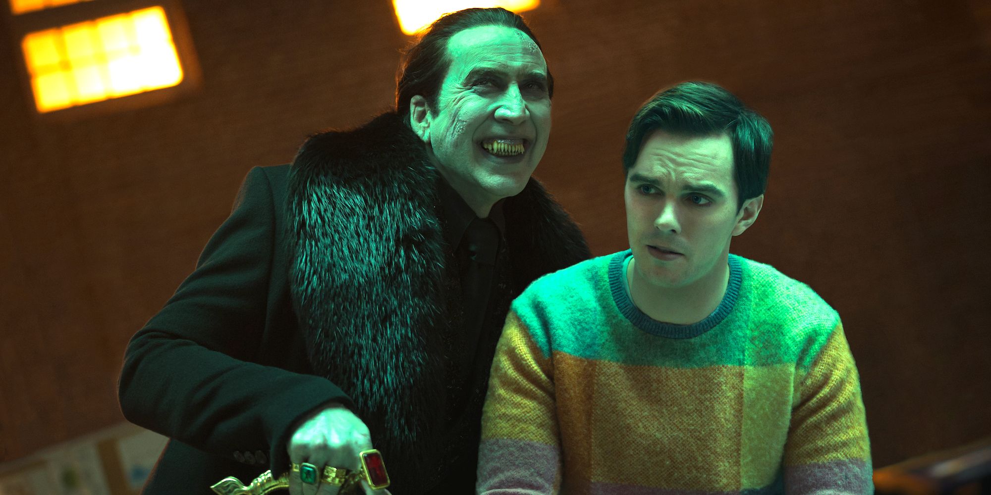 Revisión de Renfield: Cage y Hoult son excelentes en una comedia agresivamente mediocre