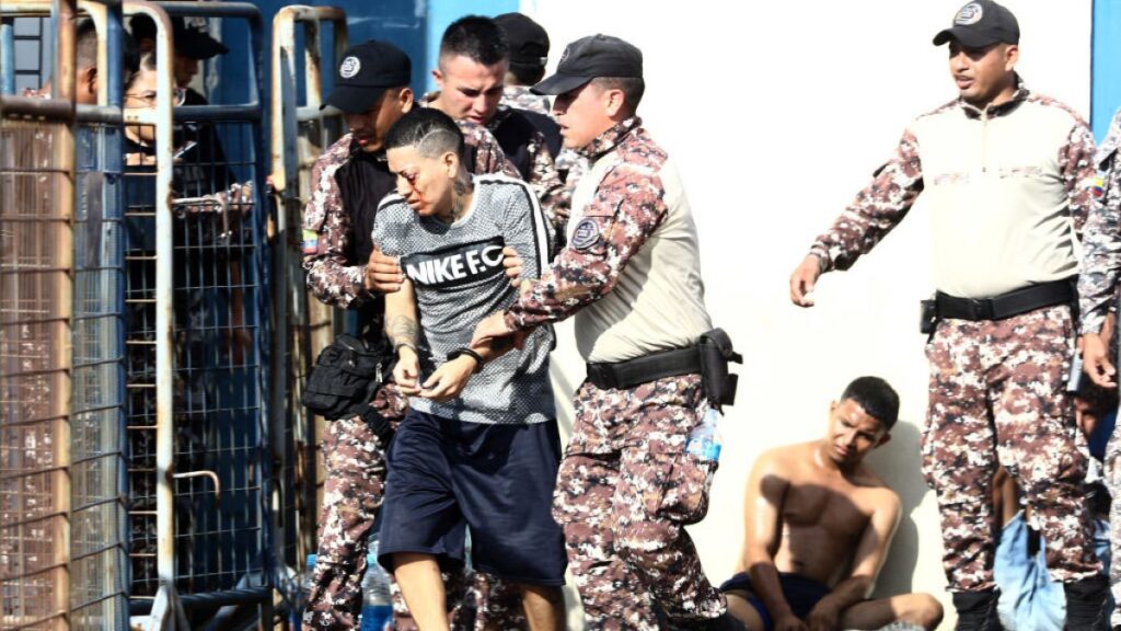 Sangriento motín deja al menos 12 muertos en la cárcel más peligrosa en Ecuador