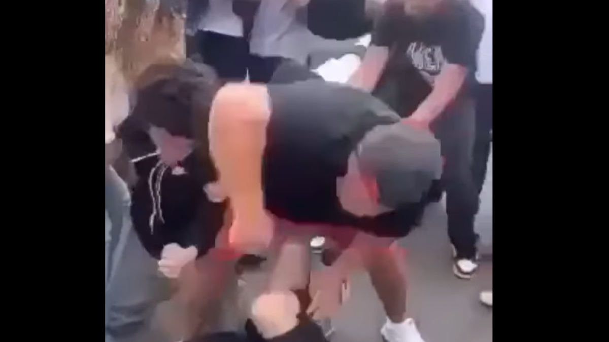 Se entrega padre que habría propinado brutal golpiza a estudiante de Las Vegas