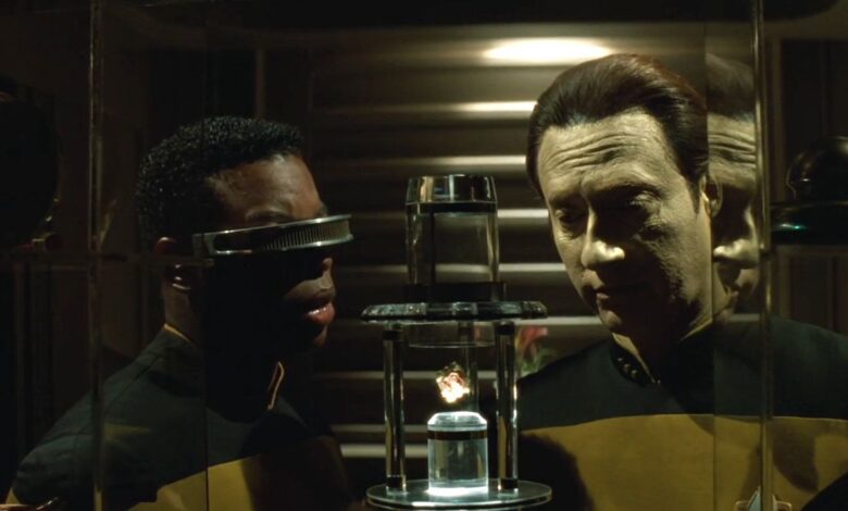 Data & Geordi discuss the emotion chip