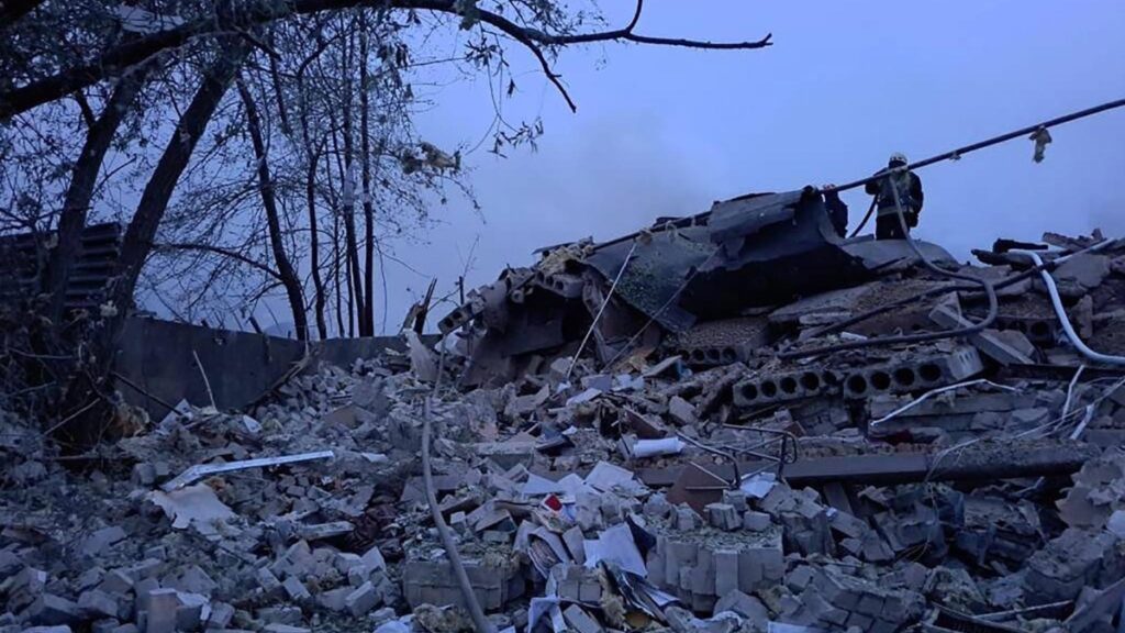 Sube a seis el número de víctimas civiles durante un ataque de fuerzas rusas en Ucrania