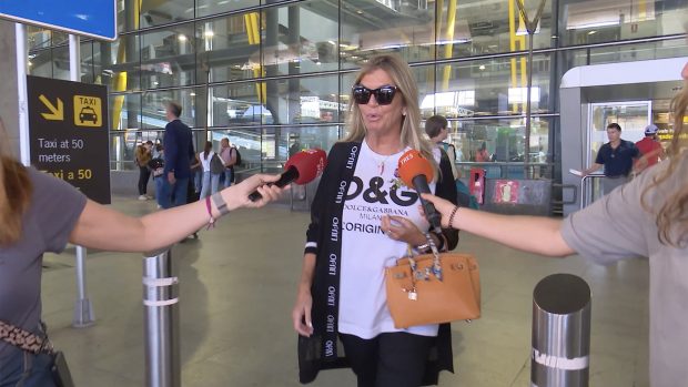 Susana Uribarri en el aeropuerto de Madrid. / Gtres