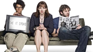 The lead cast of IT Crowd sitting together