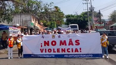 Trabajadores del INSP marchan en Cuernavaca para exigir justicia para Nohemi, Enrique y Javier