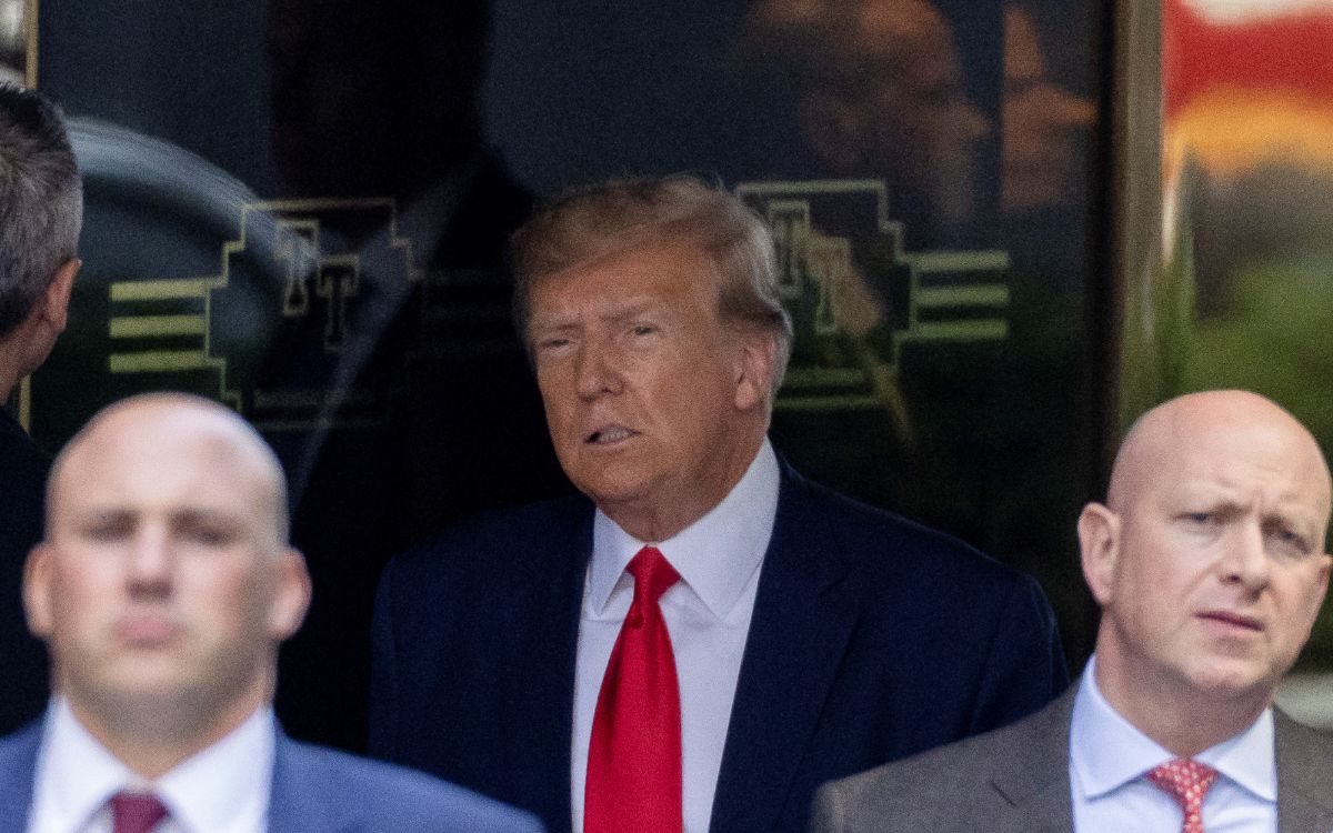 Trump llega a corte de Nueva York para afrontar cargos criminales