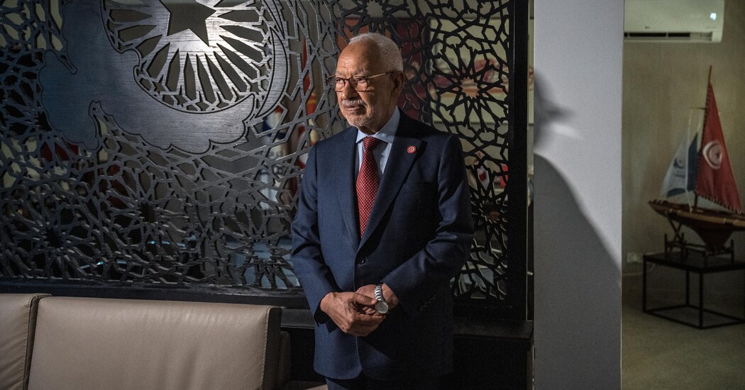 Túnez arresta a Rachid al-Ghannouchi, figura destacada de la oposición