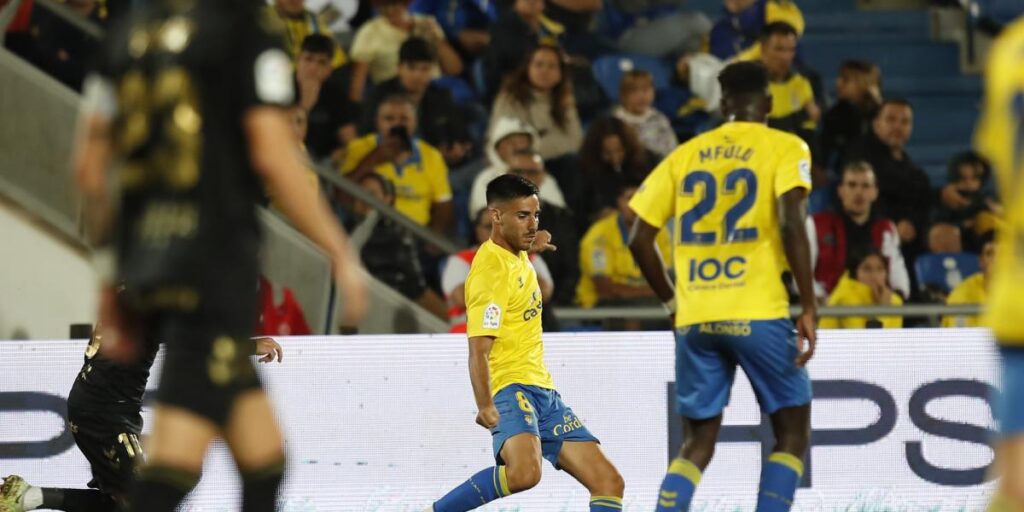UD Las Palmas: la conquista moral del ascenso de la gente corriente