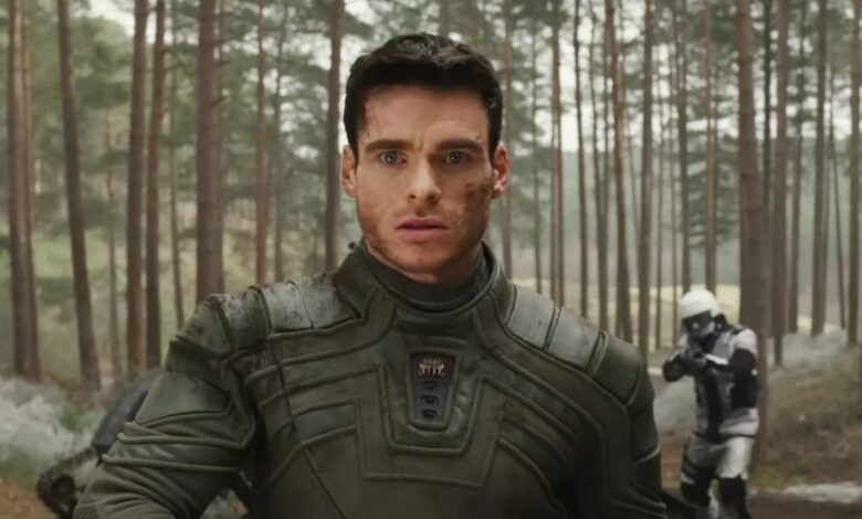Richard Madden with guards ready to shoot him in Citadel