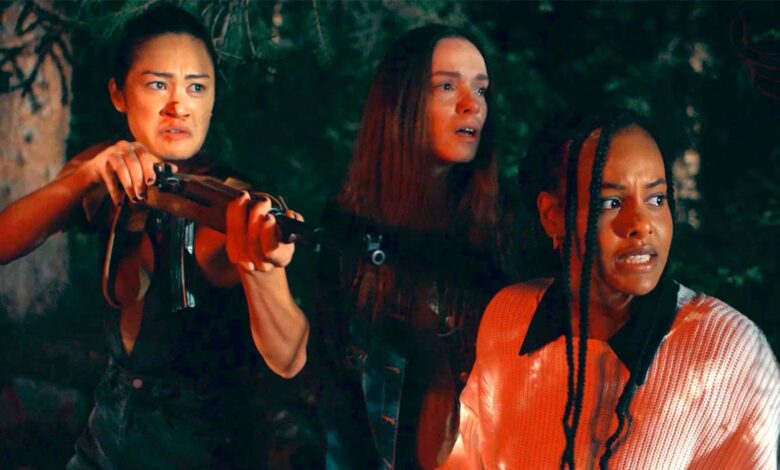 Juliette Kenn De Balinthazy, Bethlehem Million and Alex Essoe in Trim Season