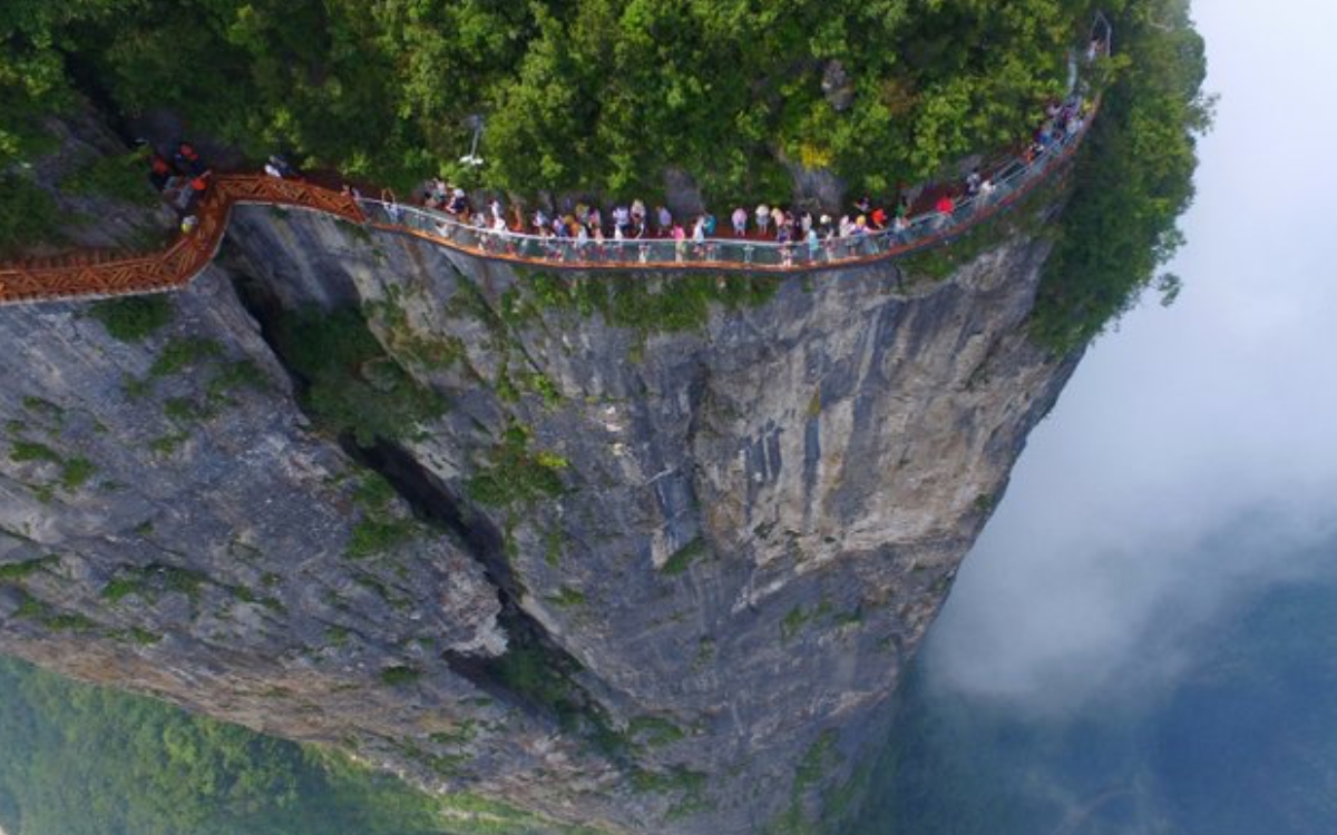 Una mujer y tres hombres se suicidan en la montaña Tianmen, conocida por inspirar 'Avatar'