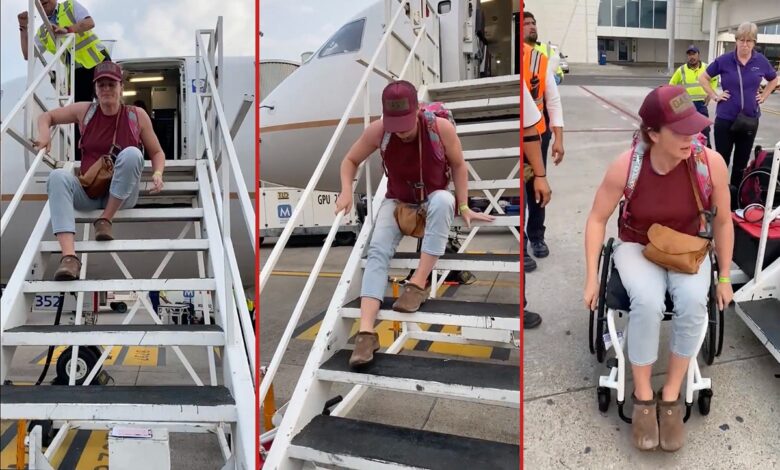 Video | Atleta paralímpica baja 'a sentones' de avión en Veracruz por falta de rampa