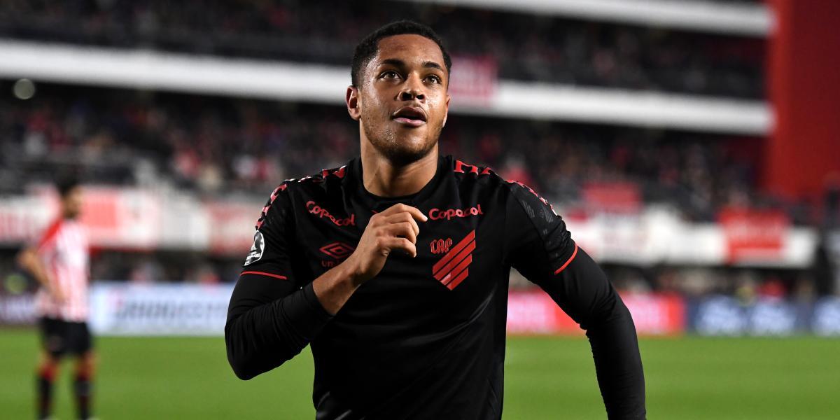 Vitor Roque conquista su primer título con el Athletico Paranaense