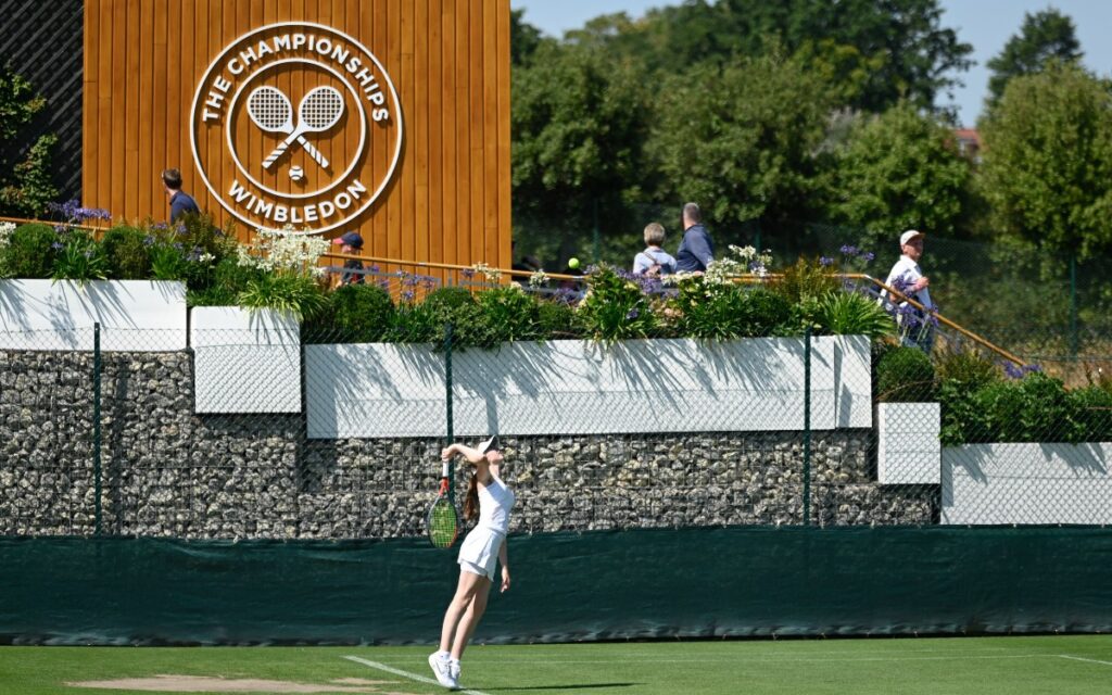 Wimbledon permitirá participar a los tenistas rusos y bielorrusos